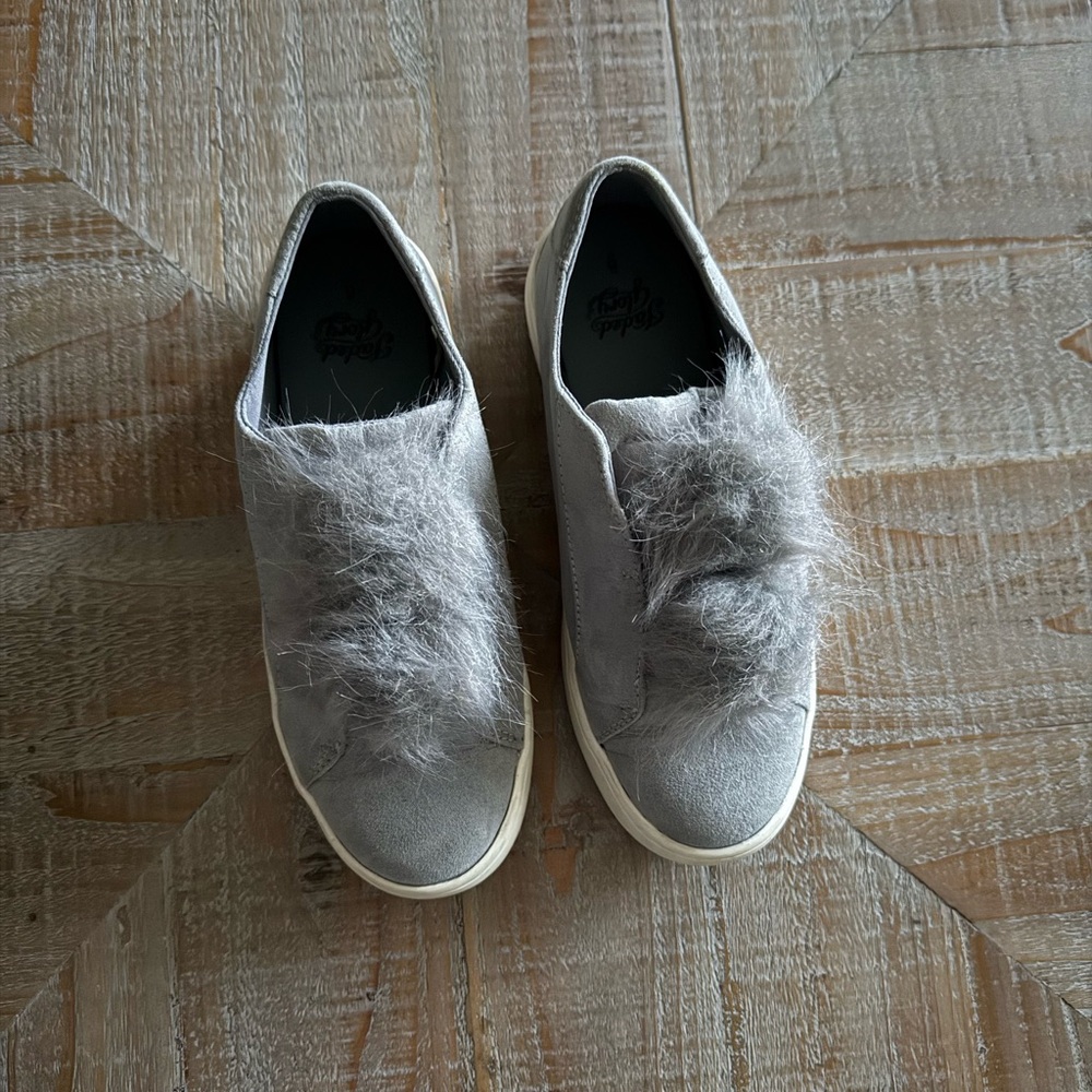 Pom Pom Sneakers